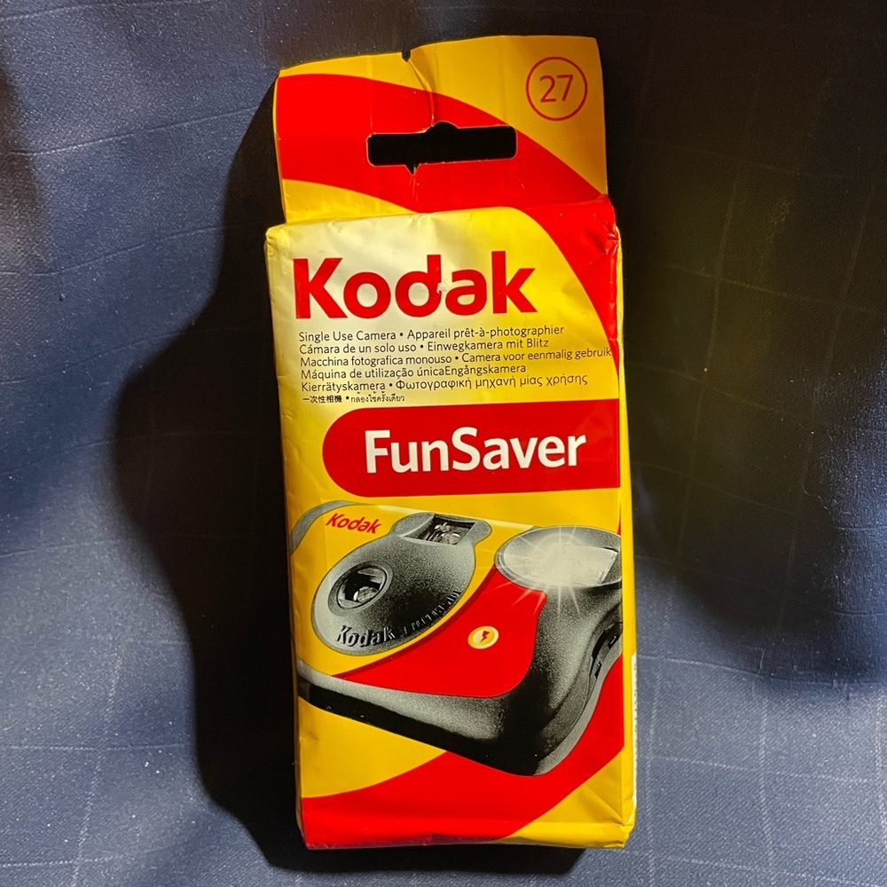 NWT Kodak FunSaver disposable camera w/ flash - 27 exp